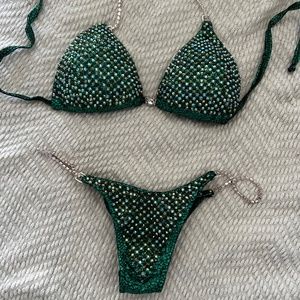 Ravish Sands Custom Emerald Snake Bodybuilding Bikini